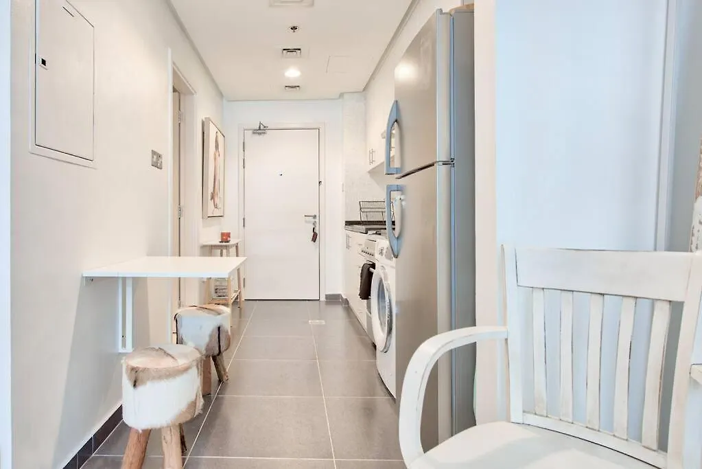 Super Chic Golf Apartment Dubai
