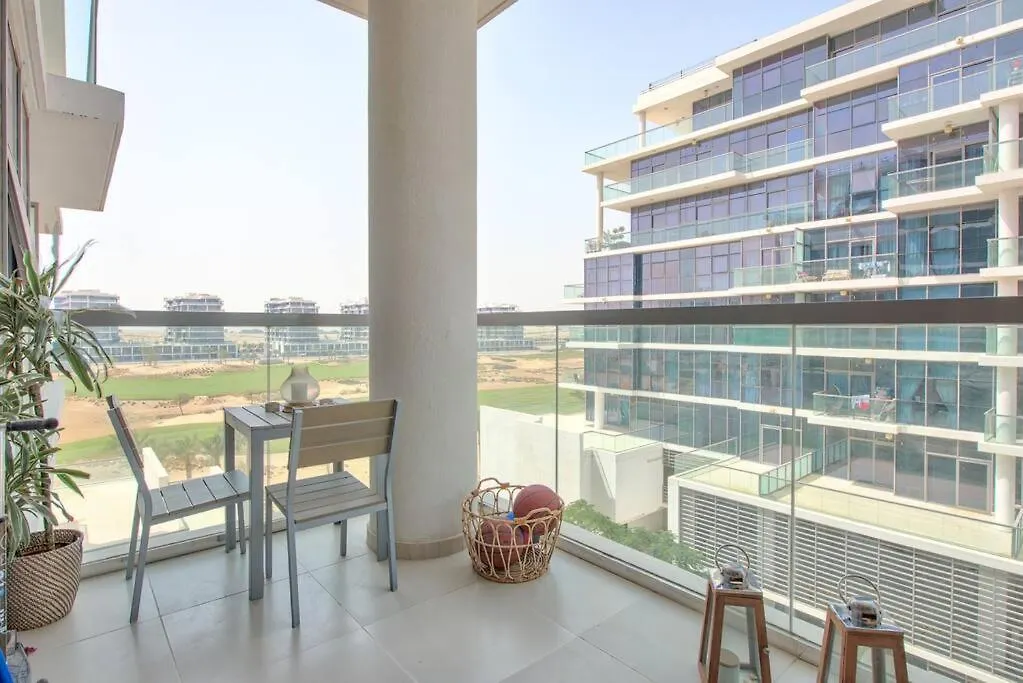 Super Chic Golf Apartment Dubai