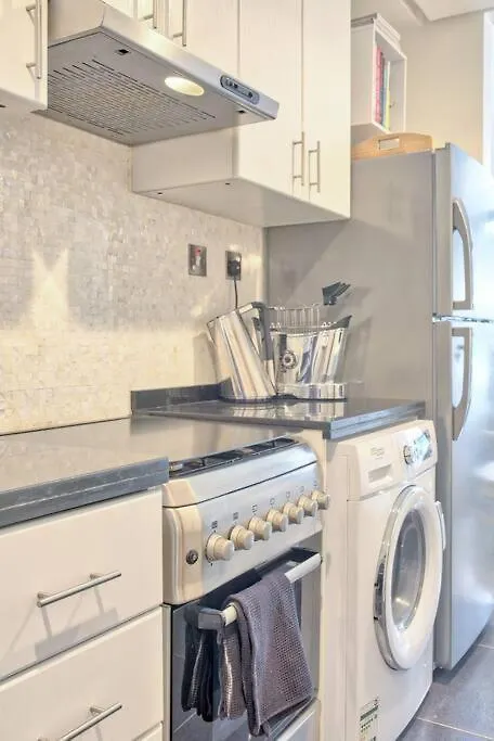Super Chic Golf Apartment Dubai