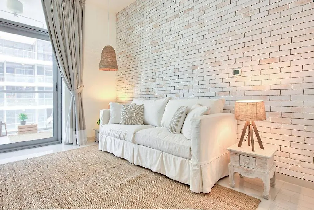 Super Chic Golf Apartment Dubai United Arab Emirates