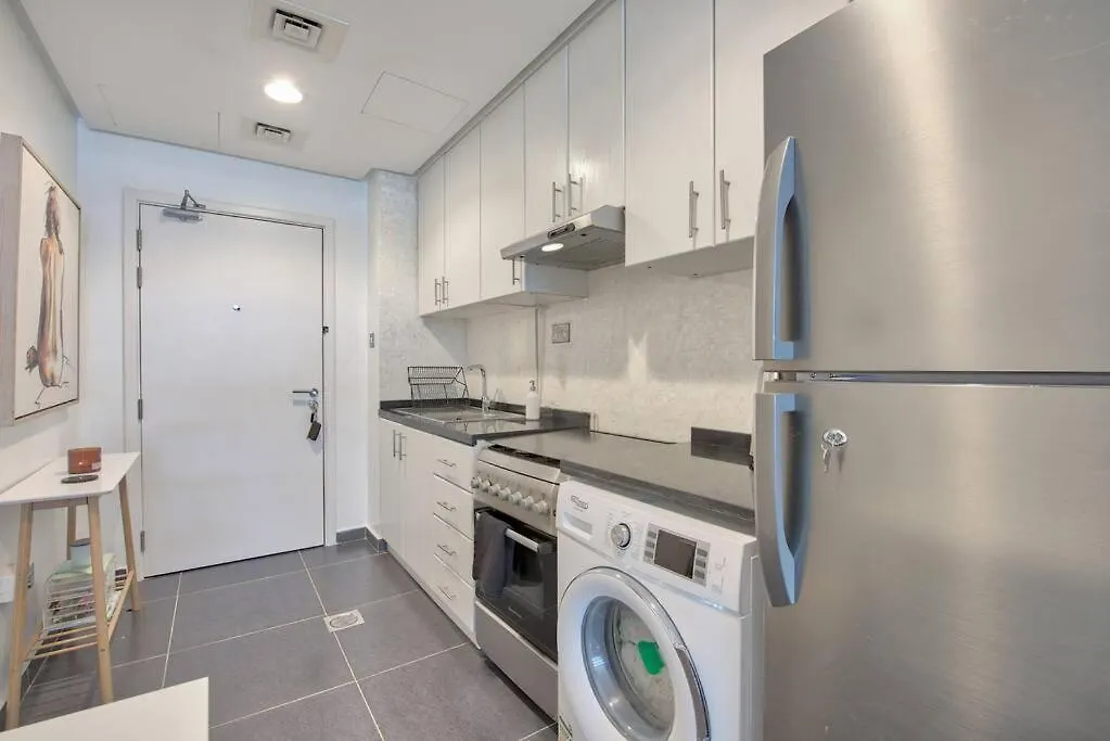 Super Chic Golf Apartment Dubai 0*,